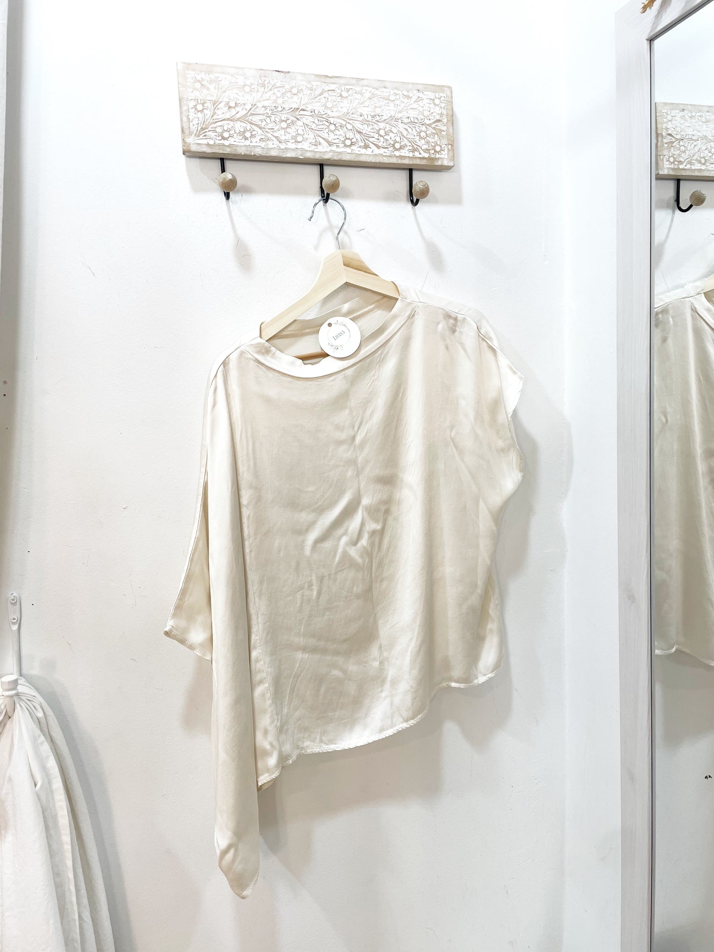 Blusa asimétrica (+ colores)