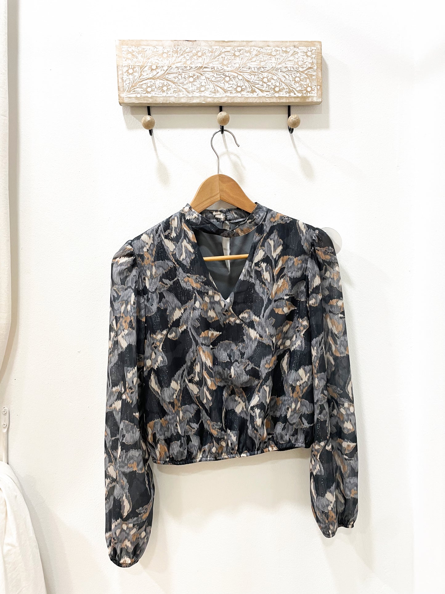 Blusa estampada gris