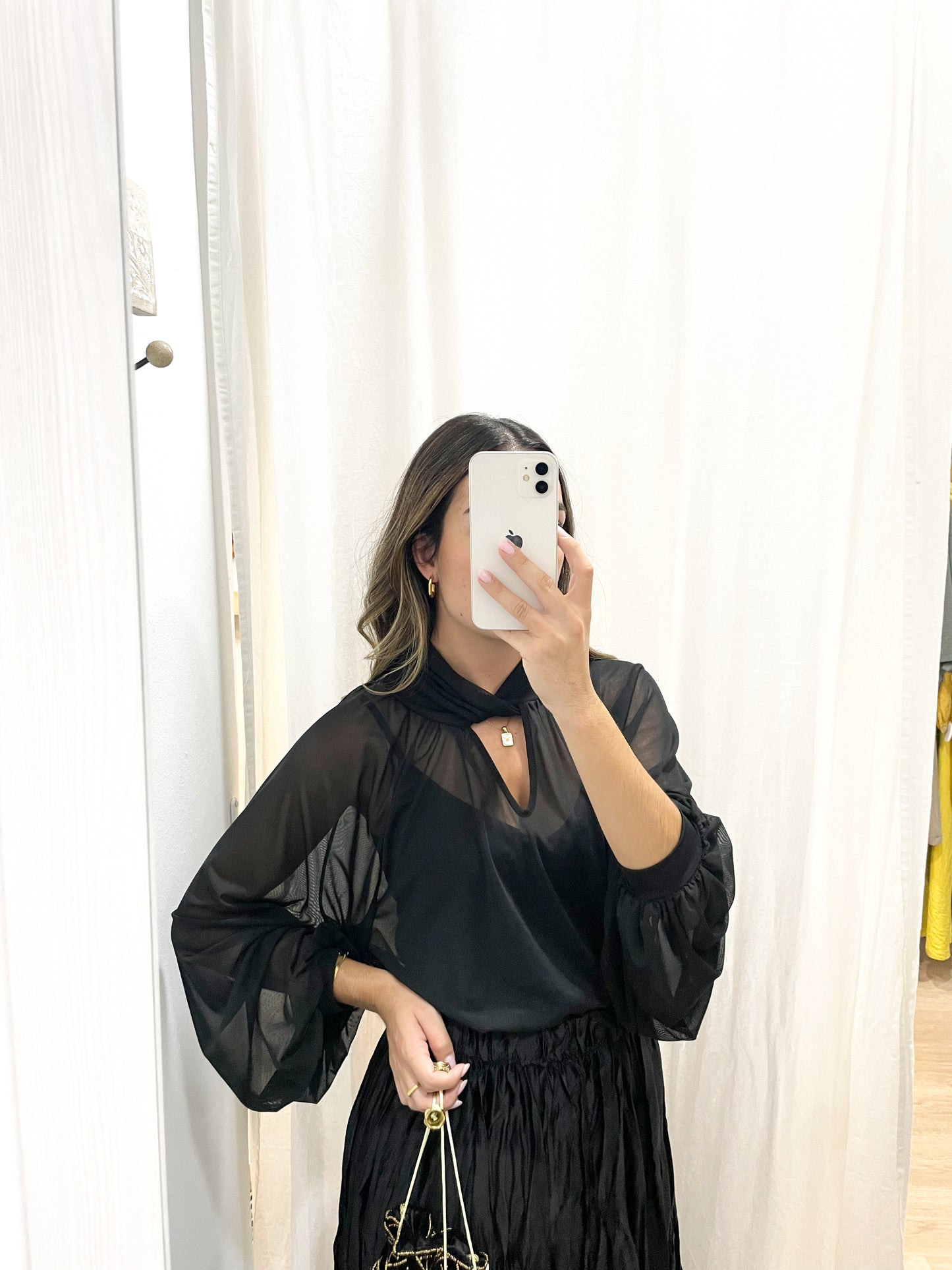 Blusa negra tul