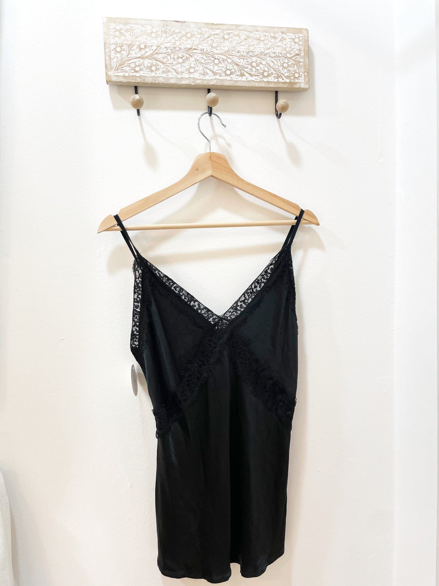 Blusa lencera negra