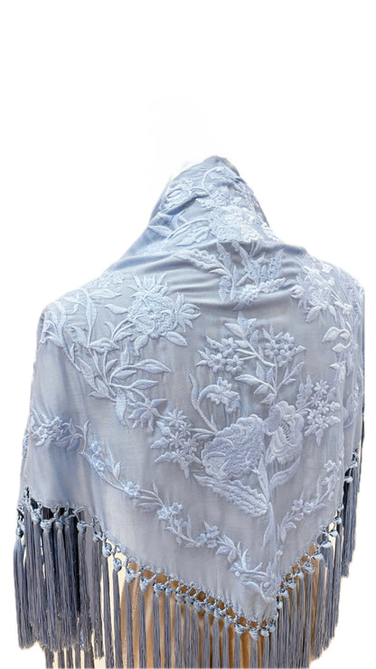 Mantón bordado 17
