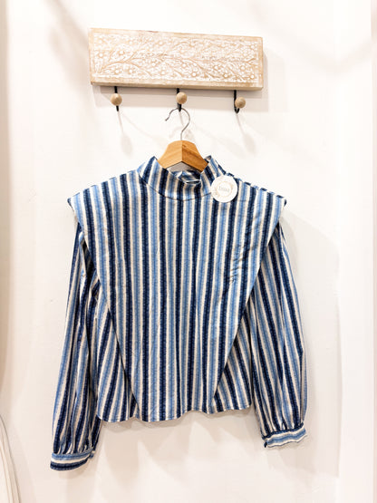 Blusa hombreras estampada