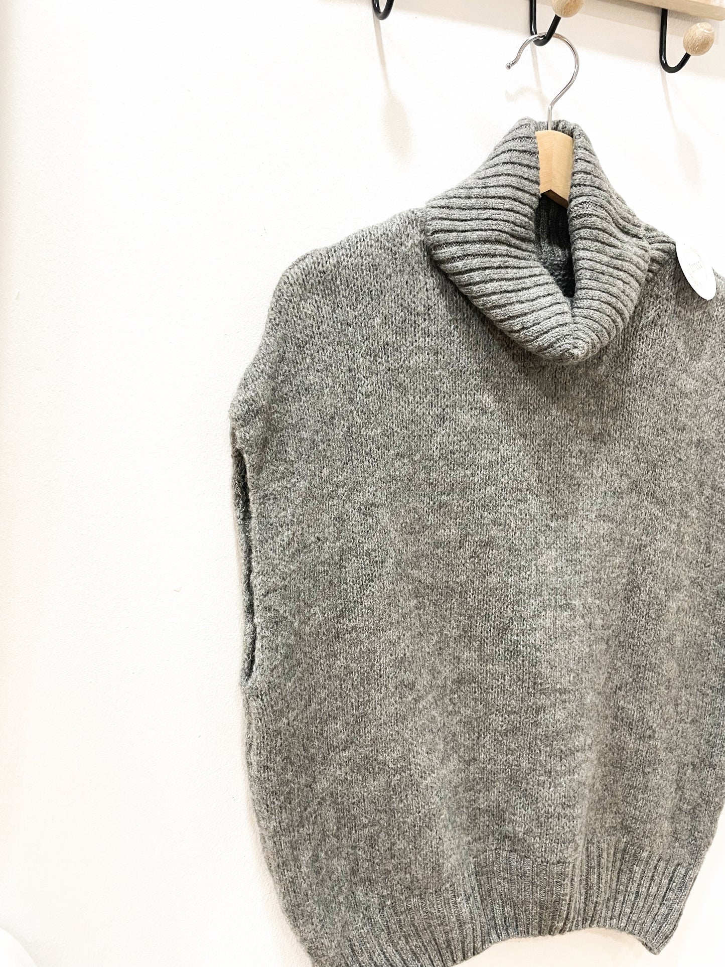 Jersey sin mangas gris