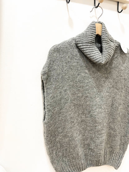 Jersey sin mangas gris