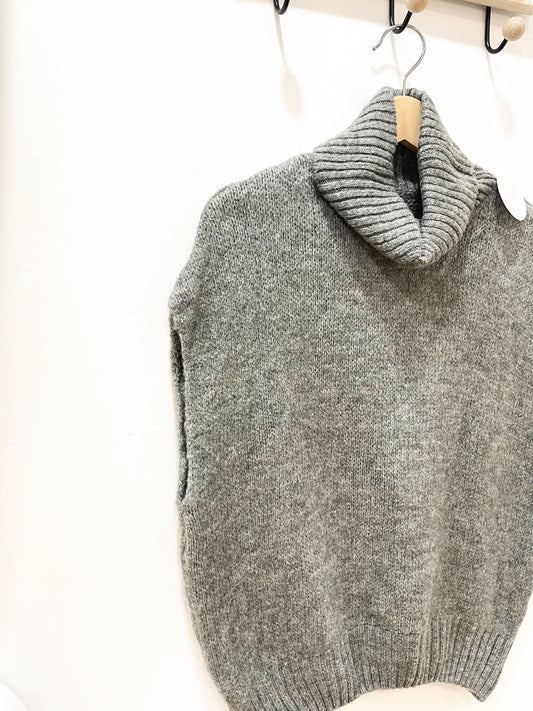 Jersey sin mangas gris