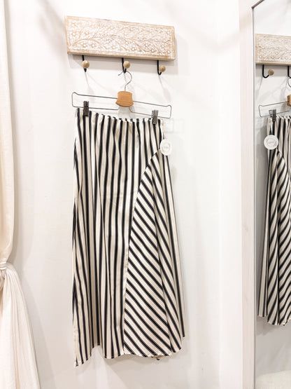 Falda estampada negra