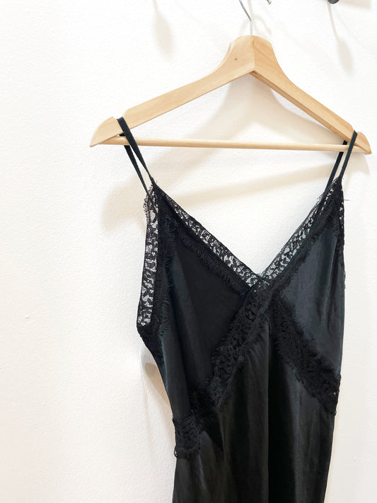 Blusa lencera negra