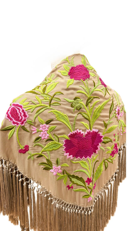 Mantón bordado 20