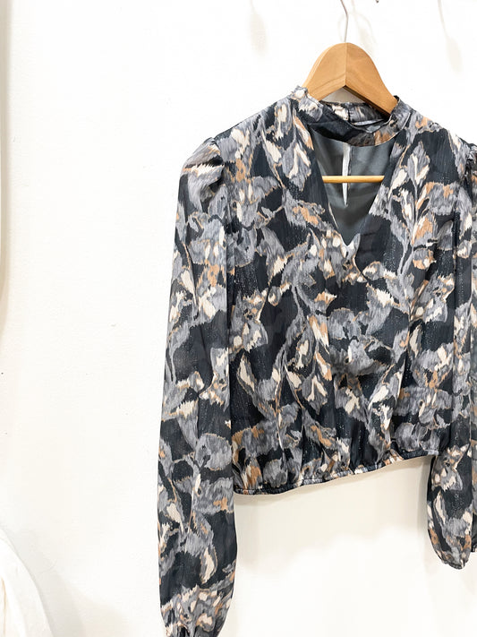 Blusa estampada gris