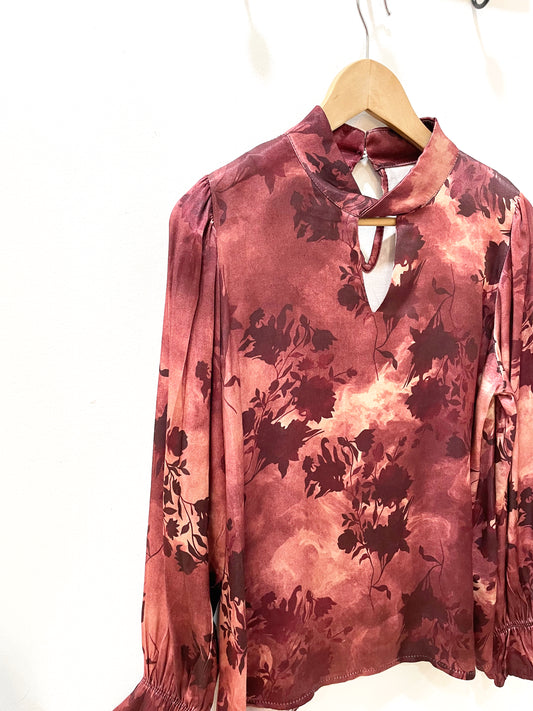 Blusa satinada estampado