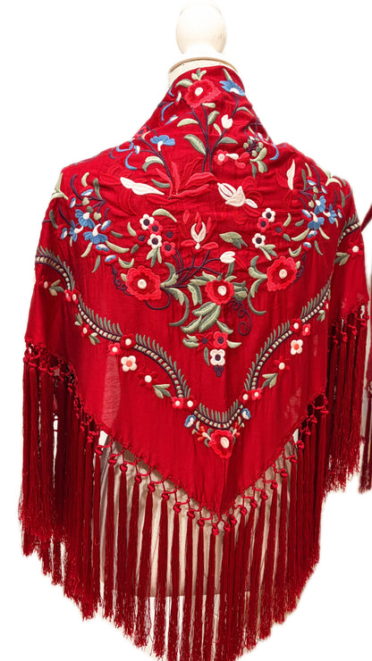 Mantón bordado 7