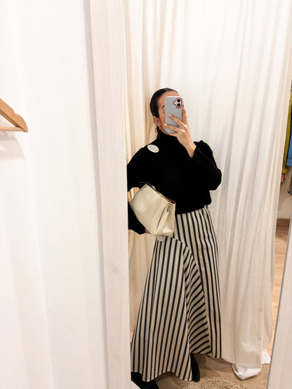 Falda estampada negra