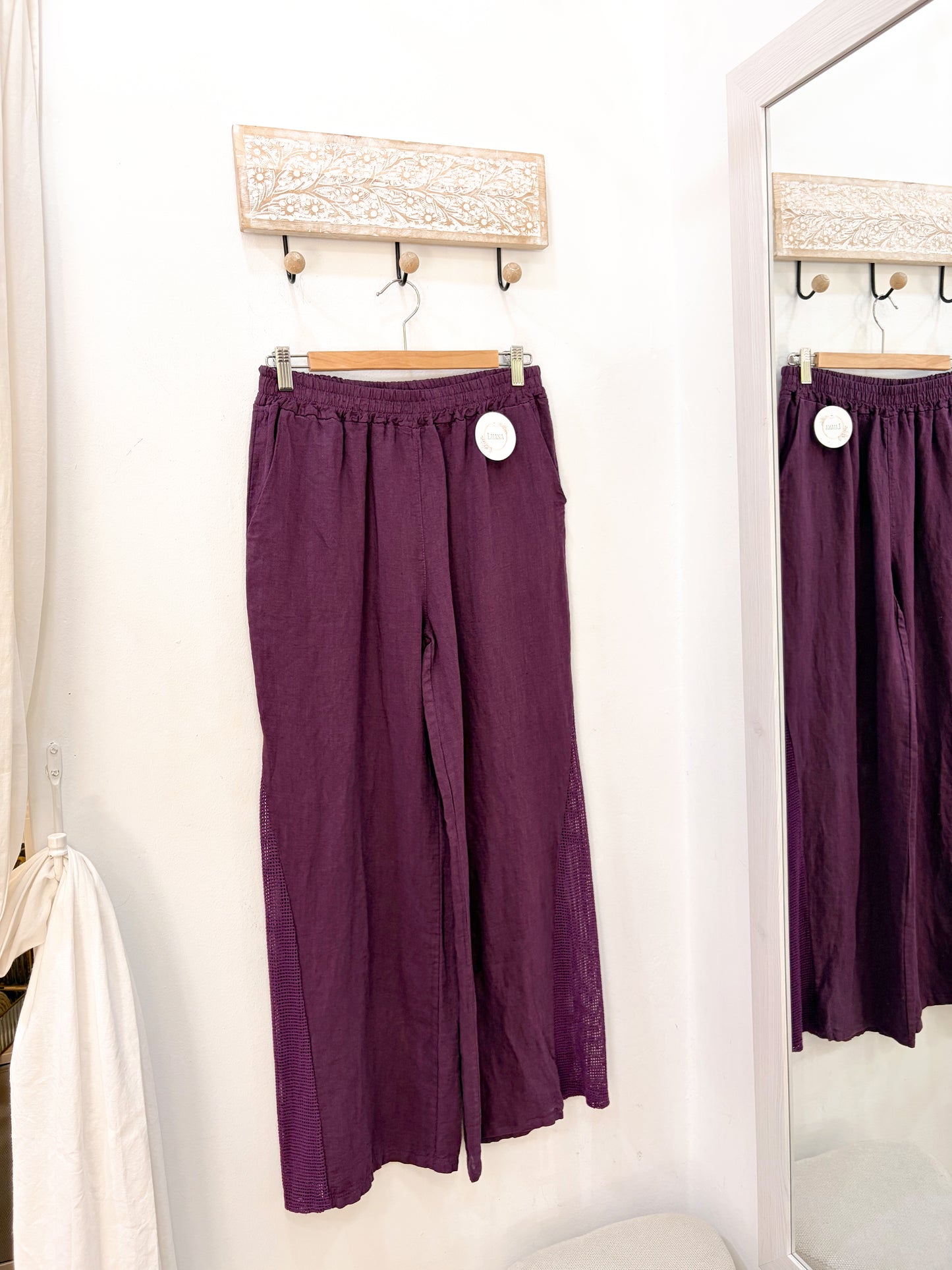 Pantalón lino detalle