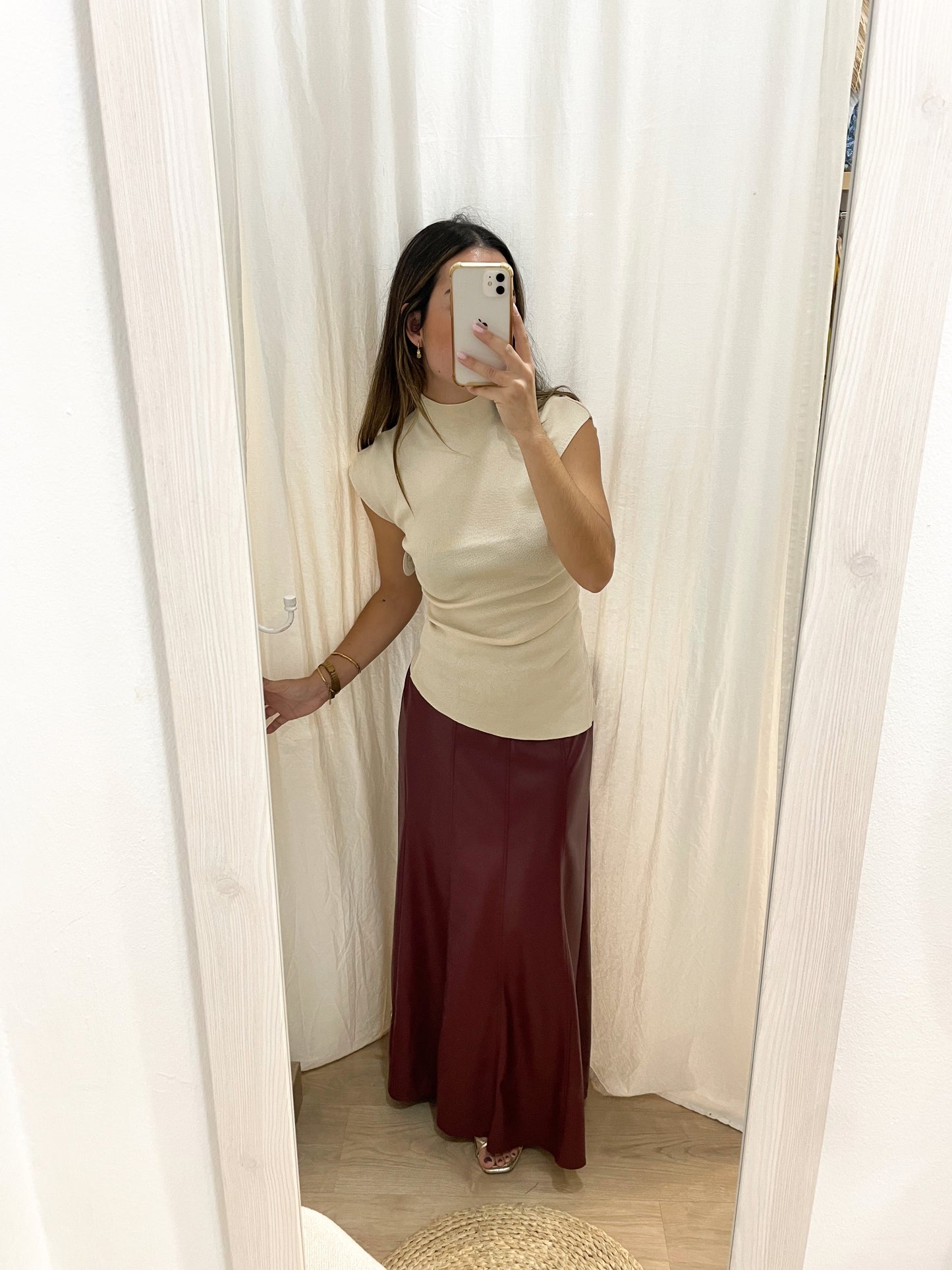 Falda polipiel burdeos