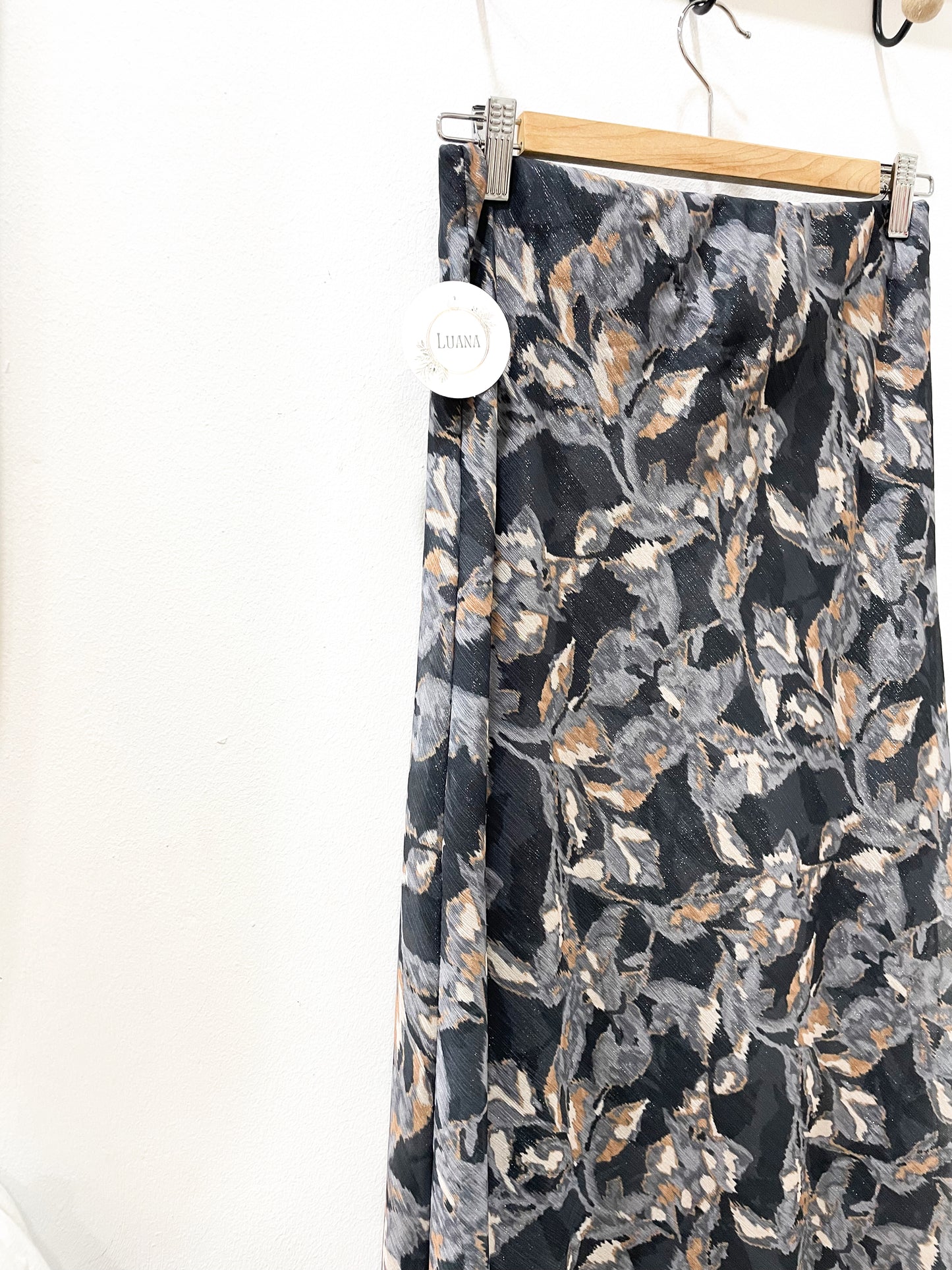 Falda estampada gris gasa