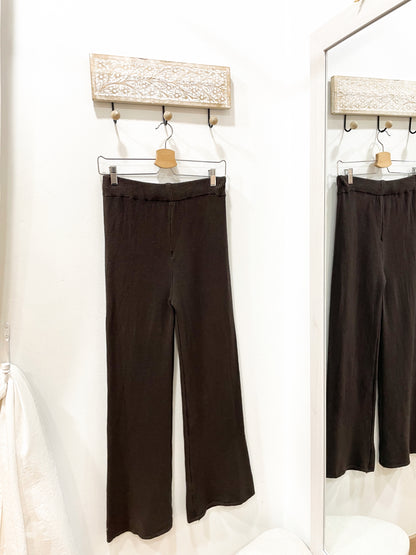 Conjunto punto marrón