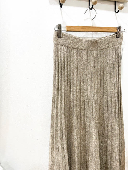 Falda punto plisada